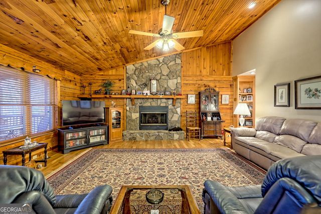 1556 Long Laurel Ridge Drive, Lakemont, GA 30552