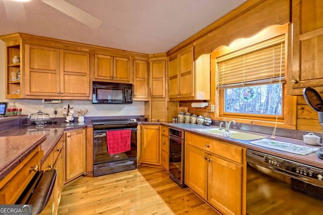 1556 Long Laurel Ridge Drive, Lakemont, GA 30552