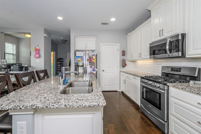 4202 Cascade Sky Drive, Arlington, TX 76005