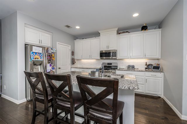 4202 Cascade Sky Drive, Arlington, TX 76005