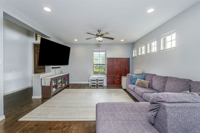 4202 Cascade Sky Drive, Arlington, TX 76005