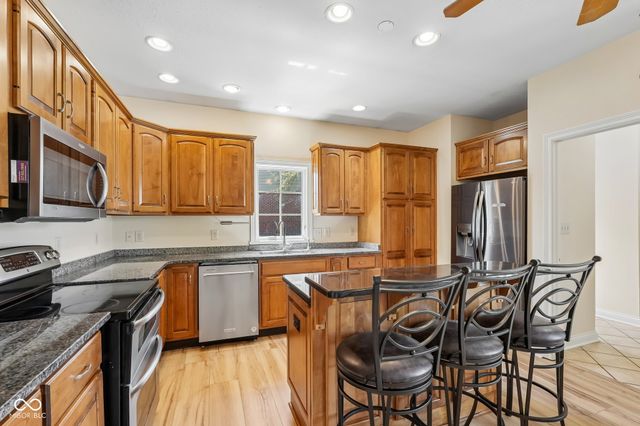 2819 Bloomsbury S, Greenwood, IN 46143