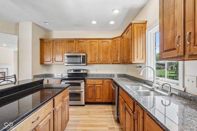 2819 Bloomsbury S, Greenwood, IN 46143