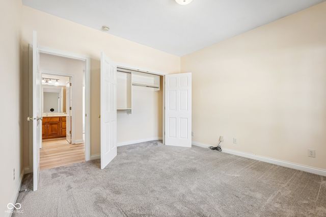 2819 Bloomsbury S, Greenwood, IN 46143