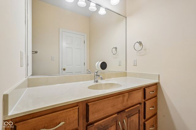 2819 Bloomsbury S, Greenwood, IN 46143
