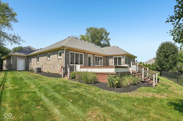 2819 Bloomsbury S, Greenwood, IN 46143
