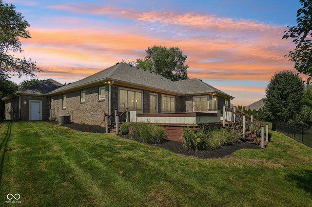 2819 Bloomsbury S, Greenwood, IN 46143