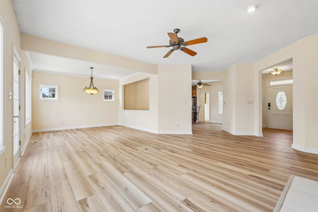 2819 Bloomsbury S, Greenwood, IN 46143