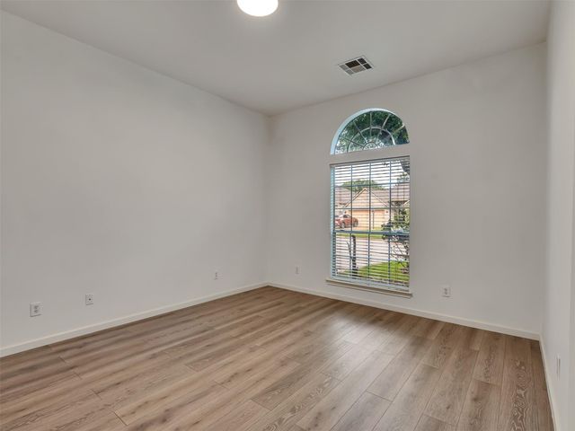 3906 Shadow Cove Drive, Houston, TX 77082