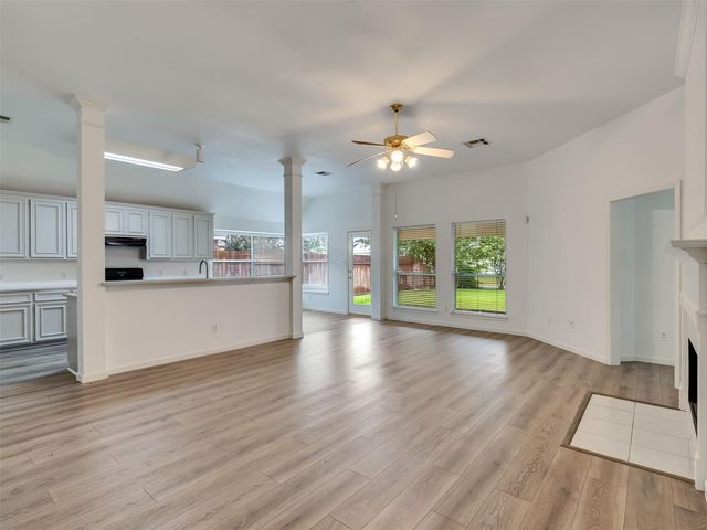 3906 Shadow Cove Drive, Houston, TX 77082