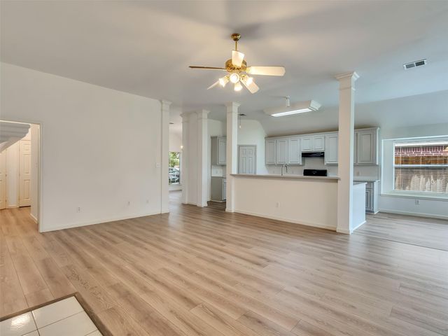 3906 Shadow Cove Drive, Houston, TX 77082