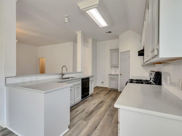 3906 Shadow Cove Drive, Houston, TX 77082