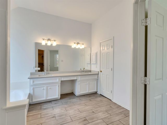 3906 Shadow Cove Drive, Houston, TX 77082