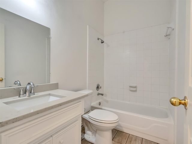 3906 Shadow Cove Drive, Houston, TX 77082