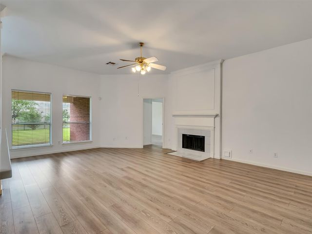 3906 Shadow Cove Drive, Houston, TX 77082
