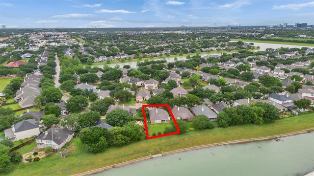 3906 Shadow Cove Drive, Houston, TX 77082