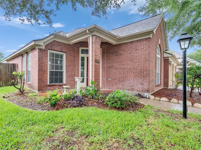 3906 Shadow Cove Drive, Houston, TX 77082