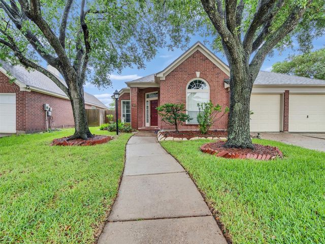 3906 Shadow Cove Drive, Houston, TX 77082