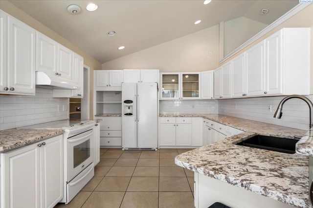 3216 S Auburn St, Kennewick, WA 99337