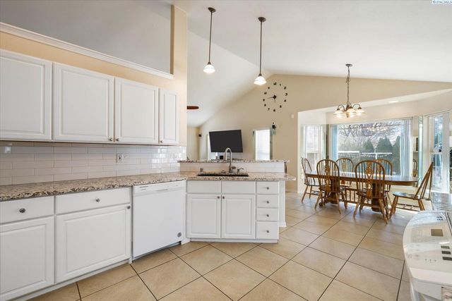 3216 S Auburn St, Kennewick, WA 99337