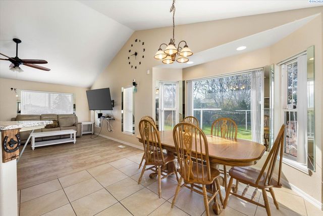 3216 S Auburn St, Kennewick, WA 99337