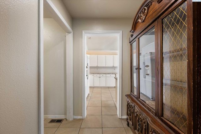 3216 S Auburn St, Kennewick, WA 99337