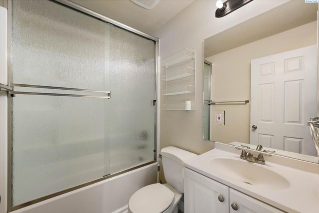 3216 S Auburn St, Kennewick, WA 99337