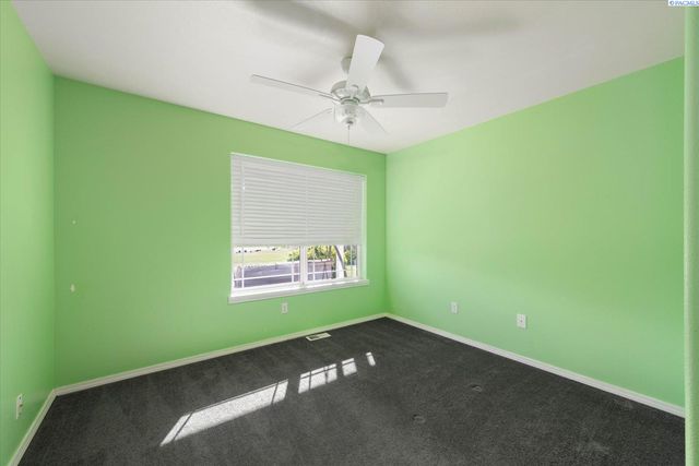 3216 S Auburn St, Kennewick, WA 99337