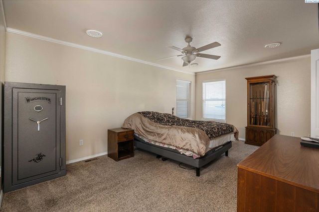 3216 S Auburn St, Kennewick, WA 99337