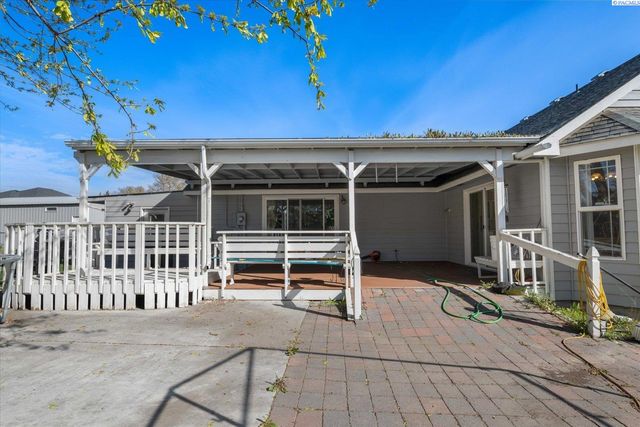 3216 S Auburn St, Kennewick, WA 99337