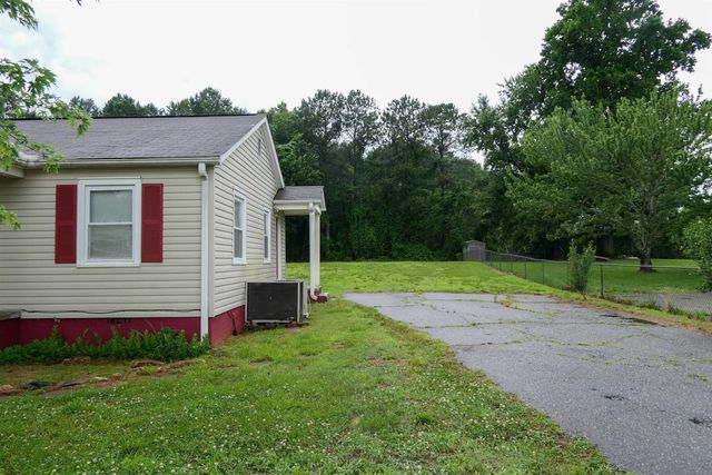 1170 Campton Rd, Inman, SC 29349
