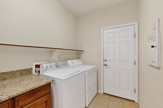 1605 Corte Castellana NE, Rio Rancho, NM 87124