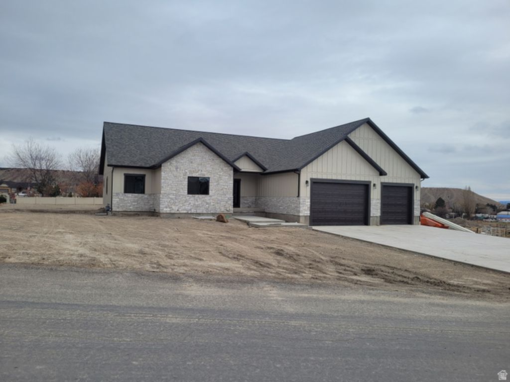 1363 SHELBY LN, Helper, UT 84526