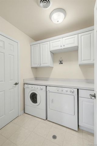 8399 Potter Road, Clayton Charter Township, MI 48433