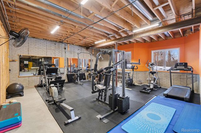 8399 Potter Road, Clayton Charter Township, MI 48433