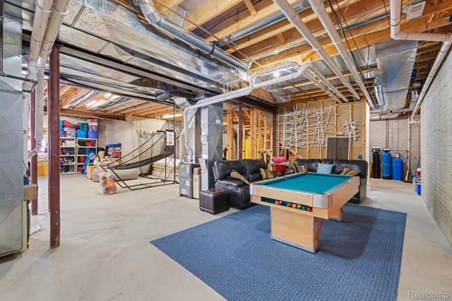 8399 Potter Road, Clayton Charter Township, MI 48433