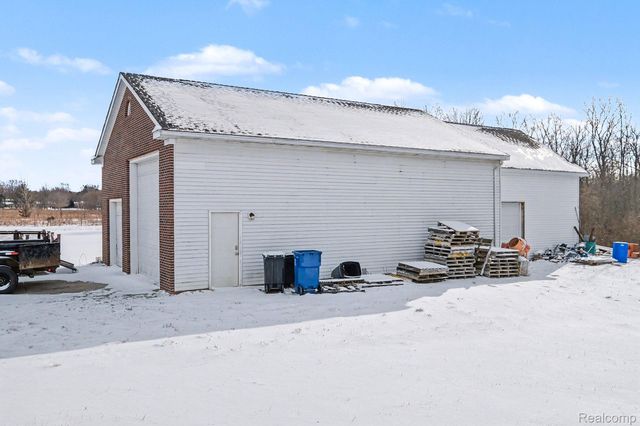 8399 Potter Road, Clayton Charter Township, MI 48433