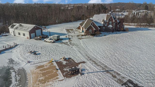 8399 Potter Road, Clayton Charter Township, MI 48433