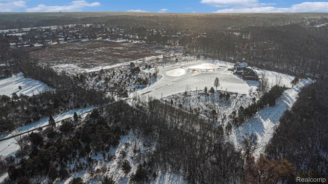 8399 Potter Road, Clayton Charter Township, MI 48433