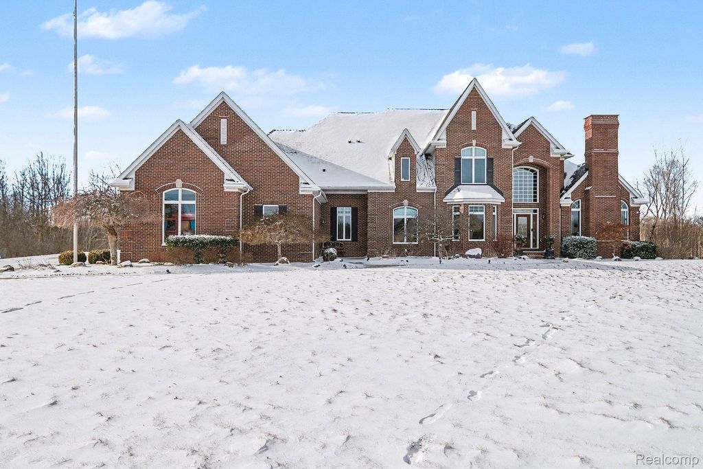 8399 Potter Road, Clayton Charter Township, MI 48433