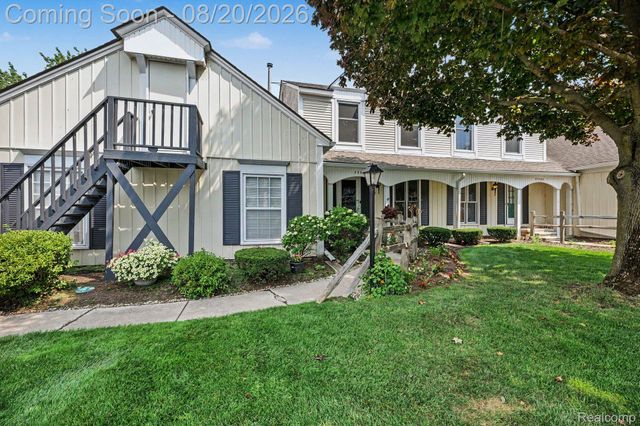 33362 Jefferson Avenue, St. Clair Shores, MI 48082