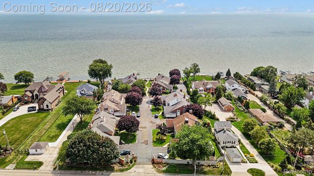 33362 Jefferson Avenue, St. Clair Shores, MI 48082