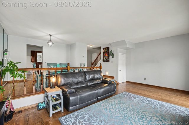 33362 Jefferson Avenue, St. Clair Shores, MI 48082