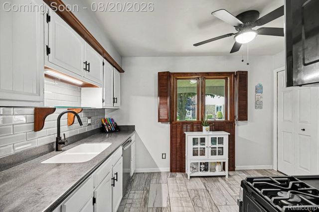 33362 Jefferson Avenue, St. Clair Shores, MI 48082