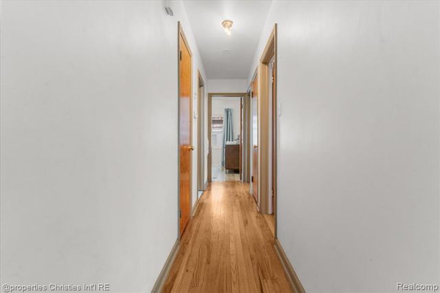 916 Harrison Boulevard, Lincoln Park, MI 48146