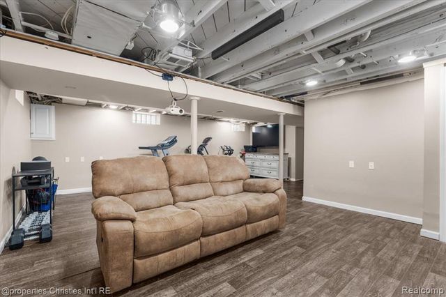 916 Harrison Boulevard, Lincoln Park, MI 48146