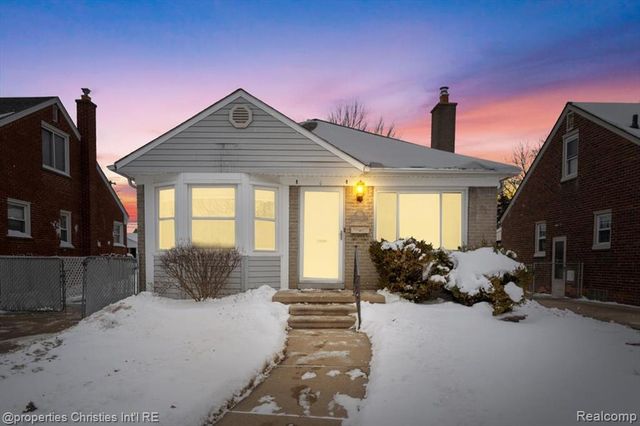 916 Harrison Boulevard, Lincoln Park, MI 48146