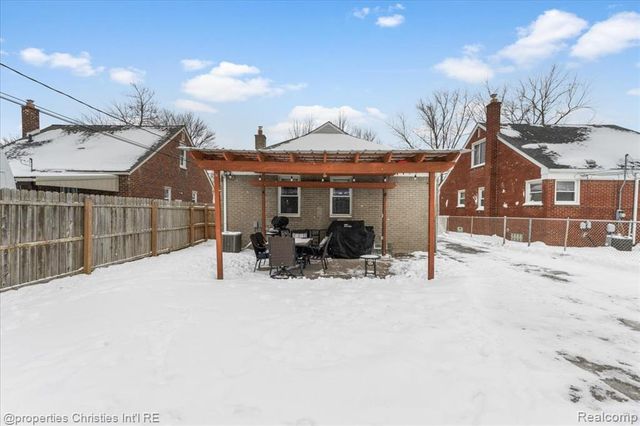 916 Harrison Boulevard, Lincoln Park, MI 48146