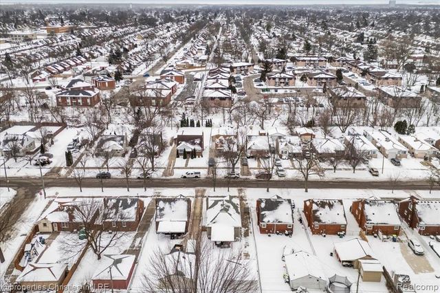 916 Harrison Boulevard, Lincoln Park, MI 48146