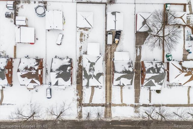 916 Harrison Boulevard, Lincoln Park, MI 48146